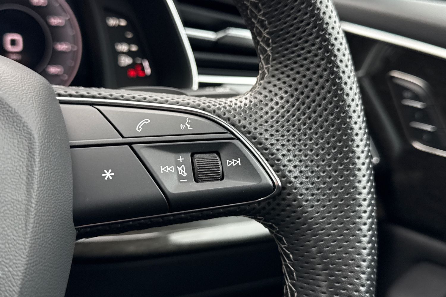 Used Audi Q8 2023 for sale - 77649239: Photo 39