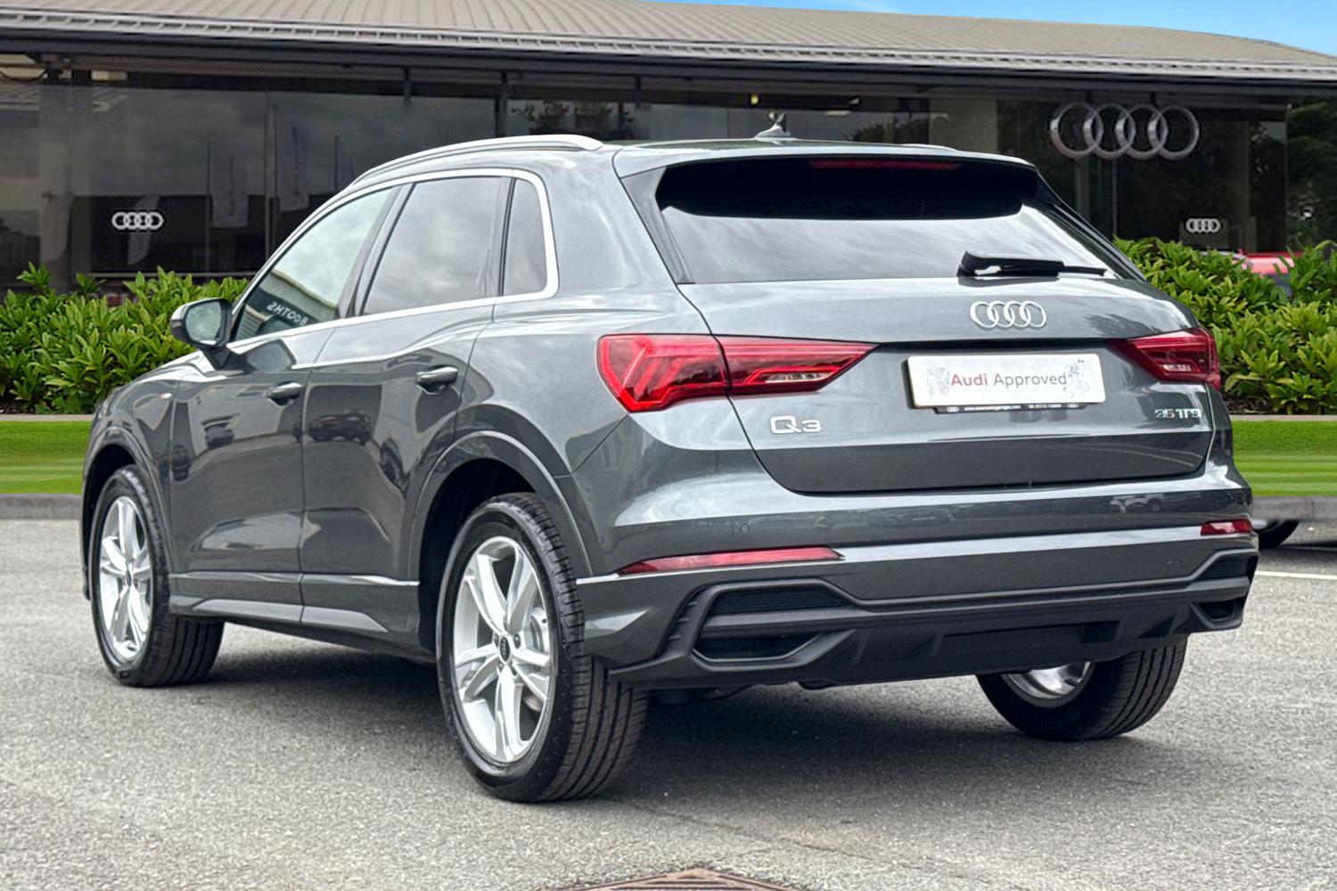 Used Audi Q3 2025 for sale - 76758378: Photo 2