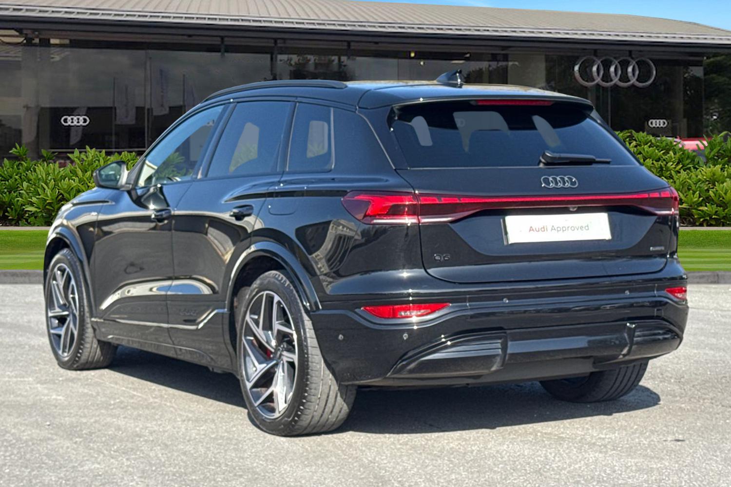 Used Audi Q6 e-tron 2025 for sale - 78163460: Photo 2