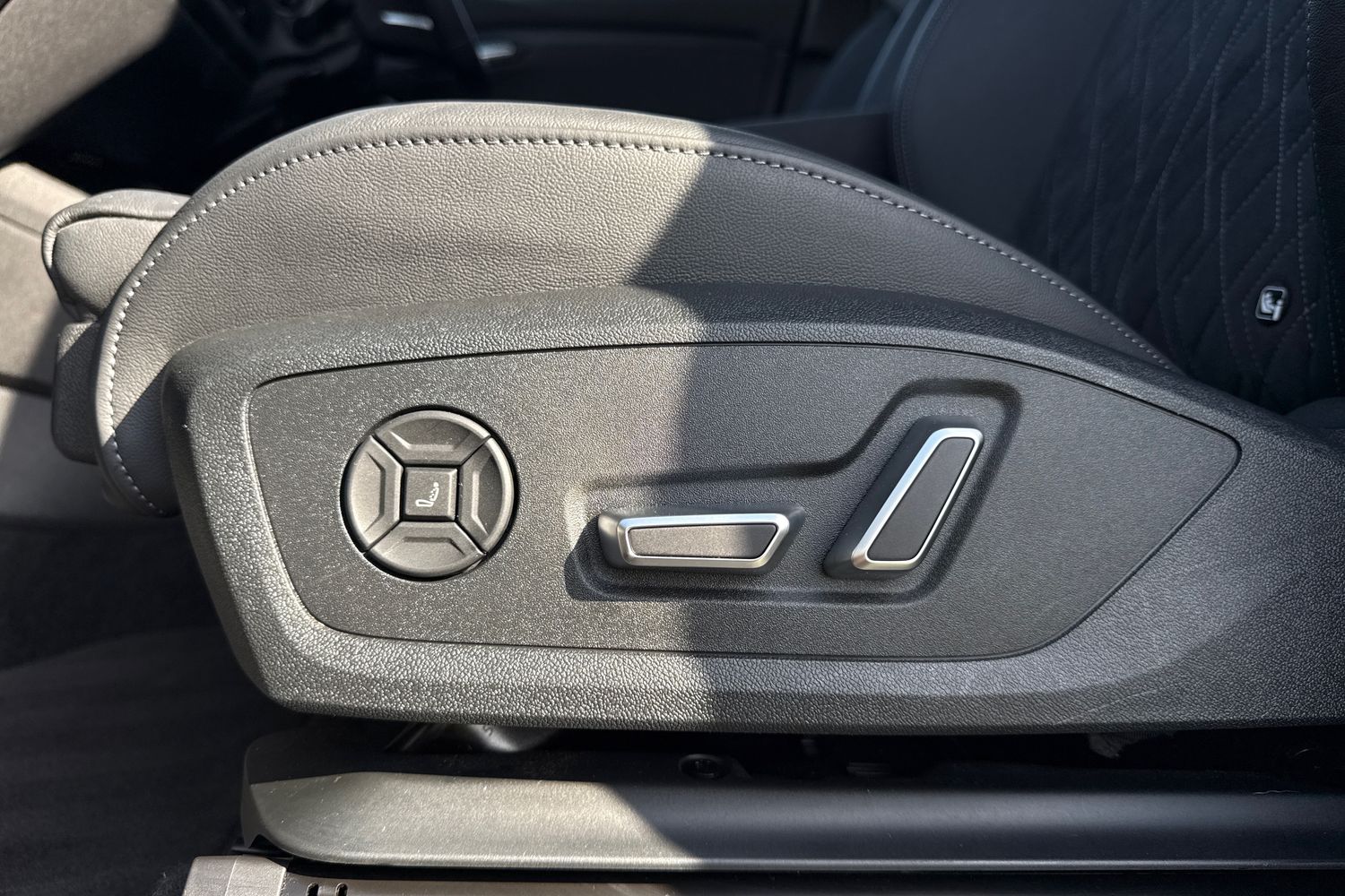 Used Audi Q6 e-tron 2025 for sale - 78163460: Photo 45