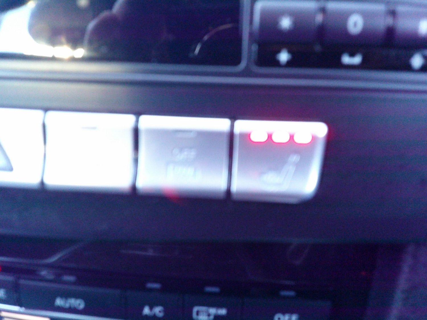 Used Mercedes-Benz E Class 2013 for sale - 77951053: Photo 25