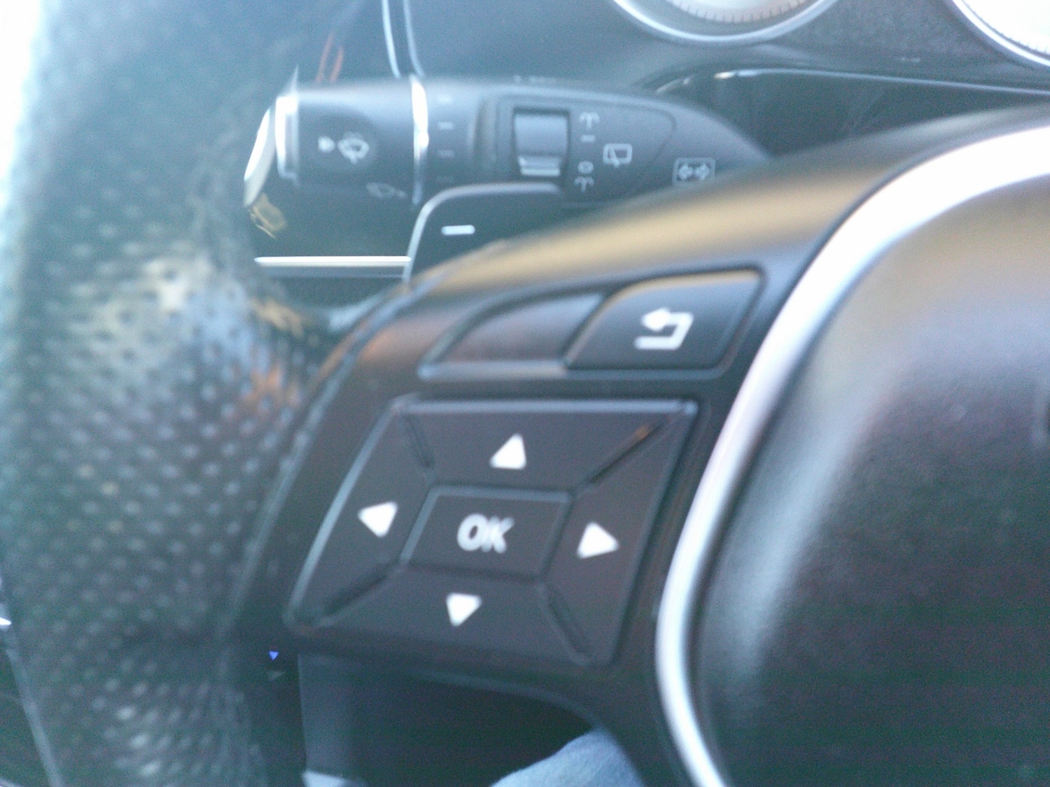 Used Mercedes-Benz E Class 2013 for sale - 77951053: Photo 29