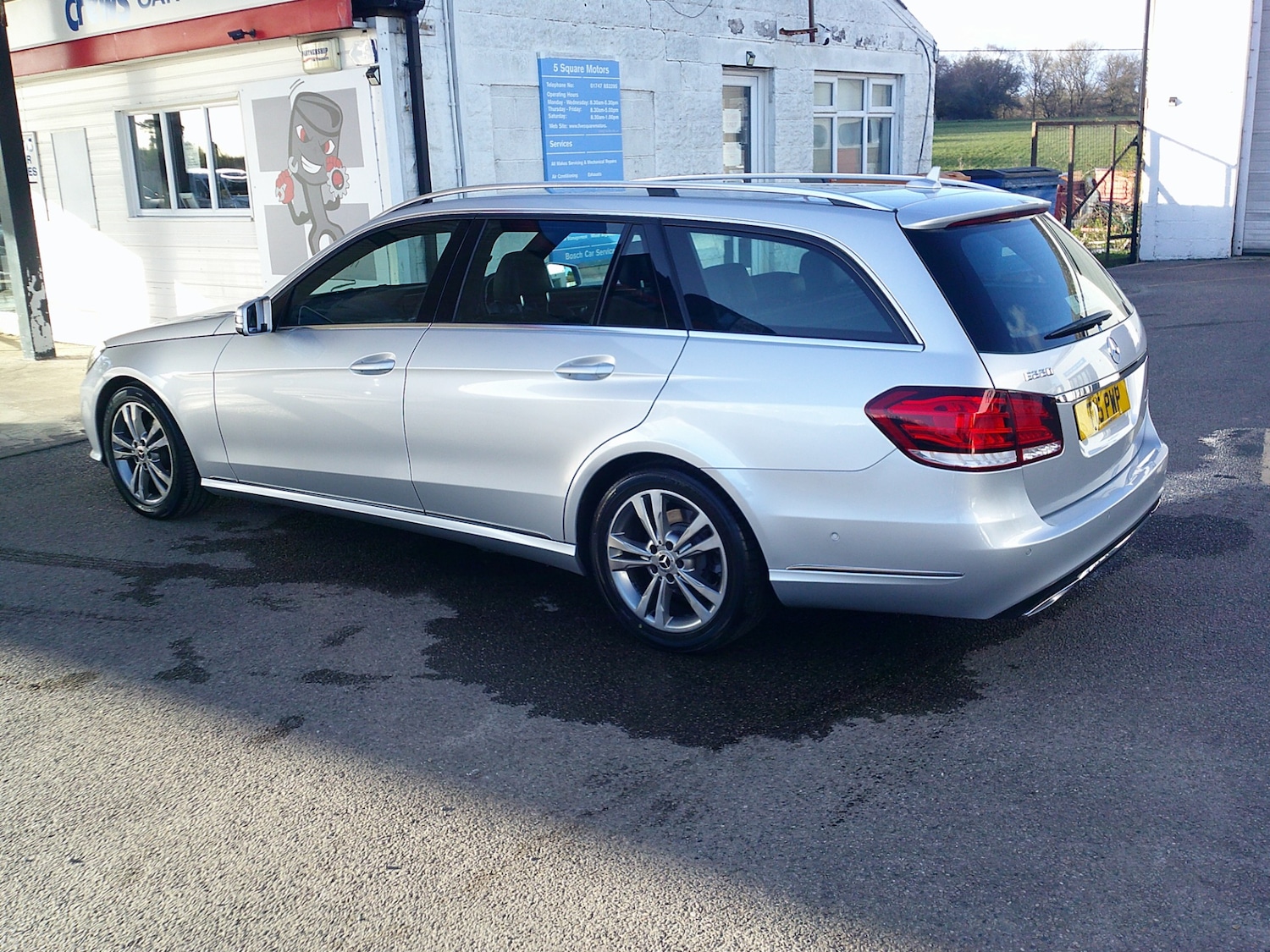 Used Mercedes-Benz E Class 2013 for sale - 77951053: Photo 3