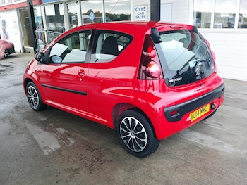 Used Peugeot 107 2014 for sale - 76286801: Photo 4