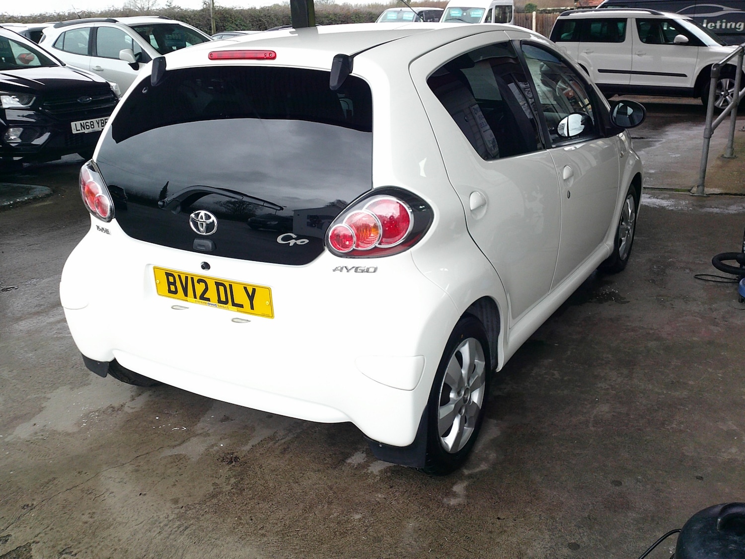 Used Toyota AYGO 2012 for sale - 76576975: Photo 11