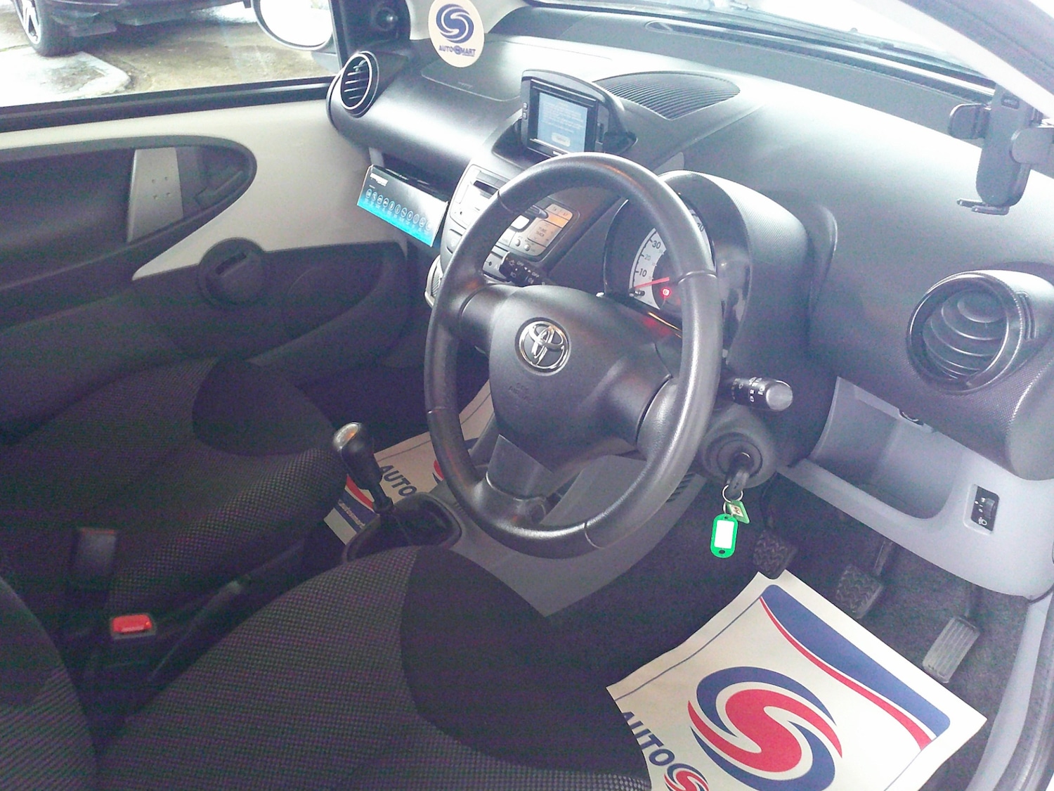 Used Toyota AYGO 2012 for sale - 76576975: Photo 14