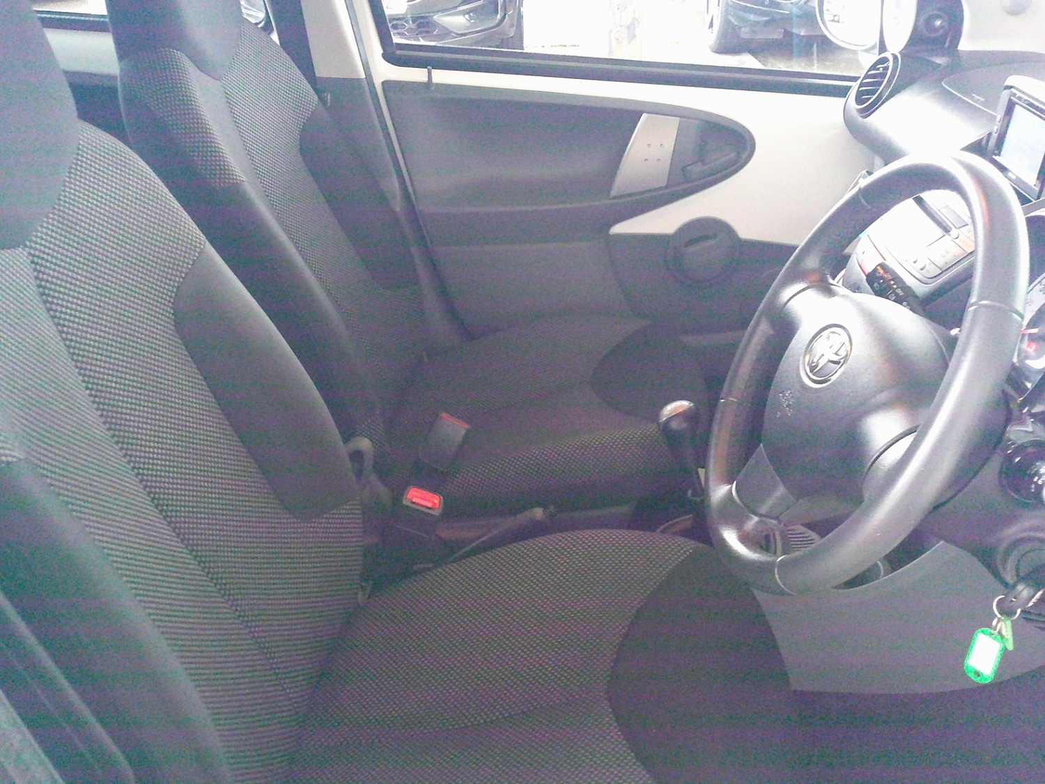 Used Toyota AYGO 2012 for sale - 76576975: Photo 15