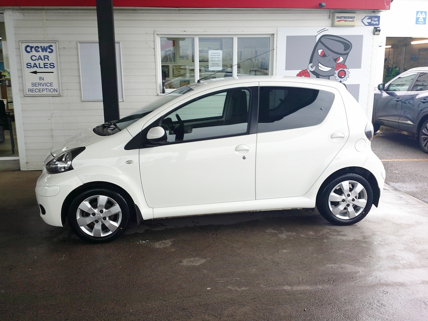 Used Toyota AYGO 2012 for sale - 76576975: Photo 2