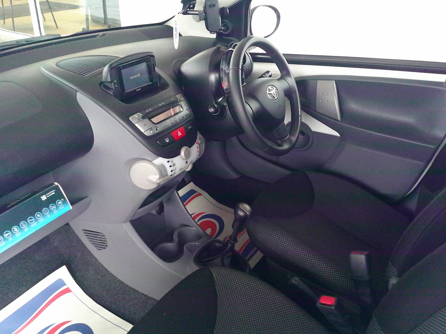 Used Toyota AYGO 2012 for sale - 76576975: Photo 4