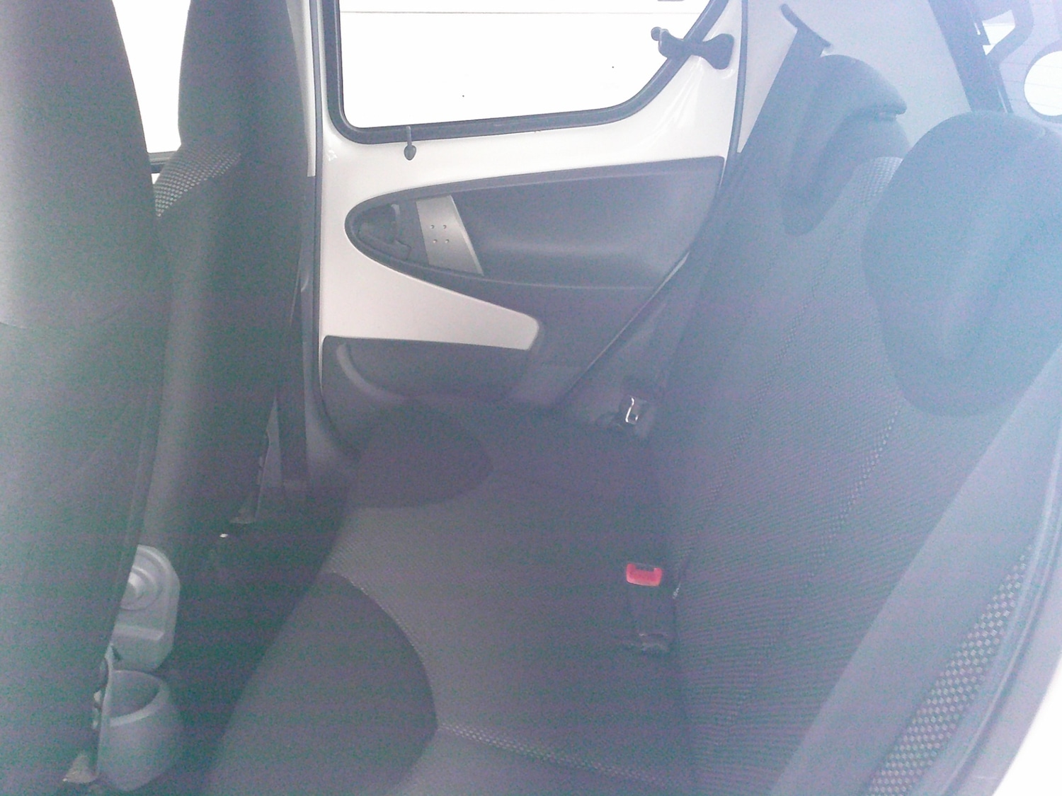 Used Toyota AYGO 2012 for sale - 76576975: Photo 6