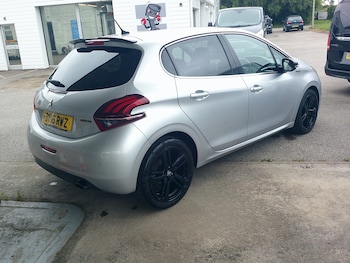 Used Peugeot 208 2016 for sale - 78927452: Photo