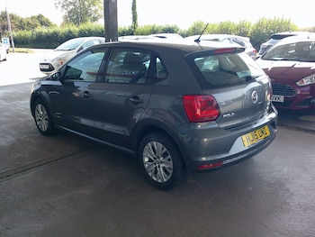Used Volkswagen Polo 2015 for sale - 75567740: Photo