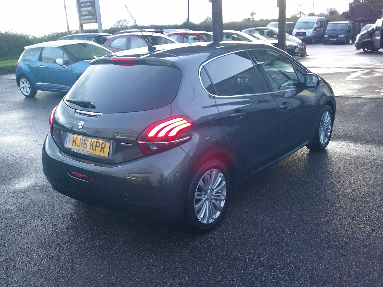 Used Peugeot 208 2016 for sale - 76466141: Photo 12