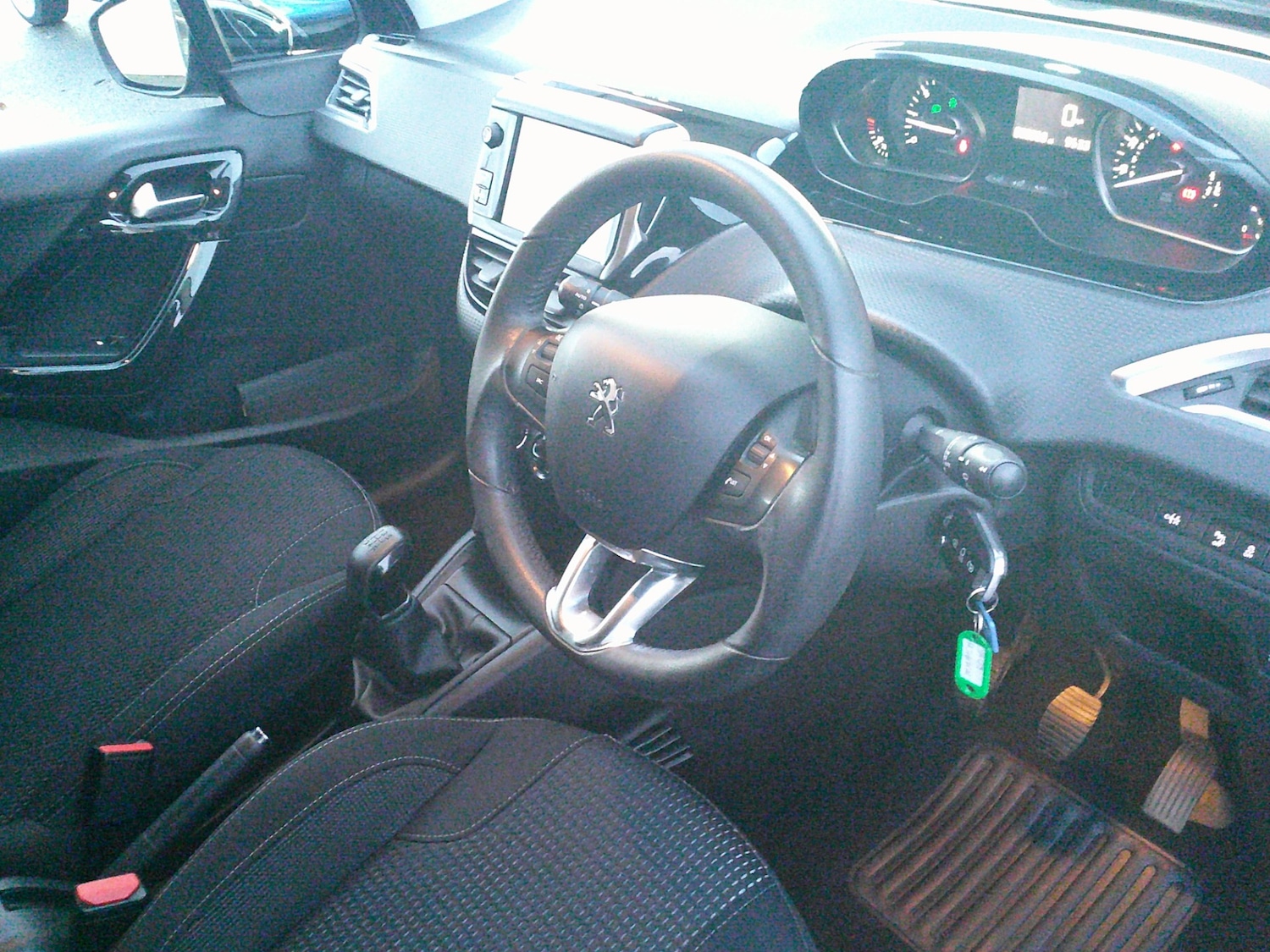 Used Peugeot 208 2016 for sale - 76466141: Photo 19