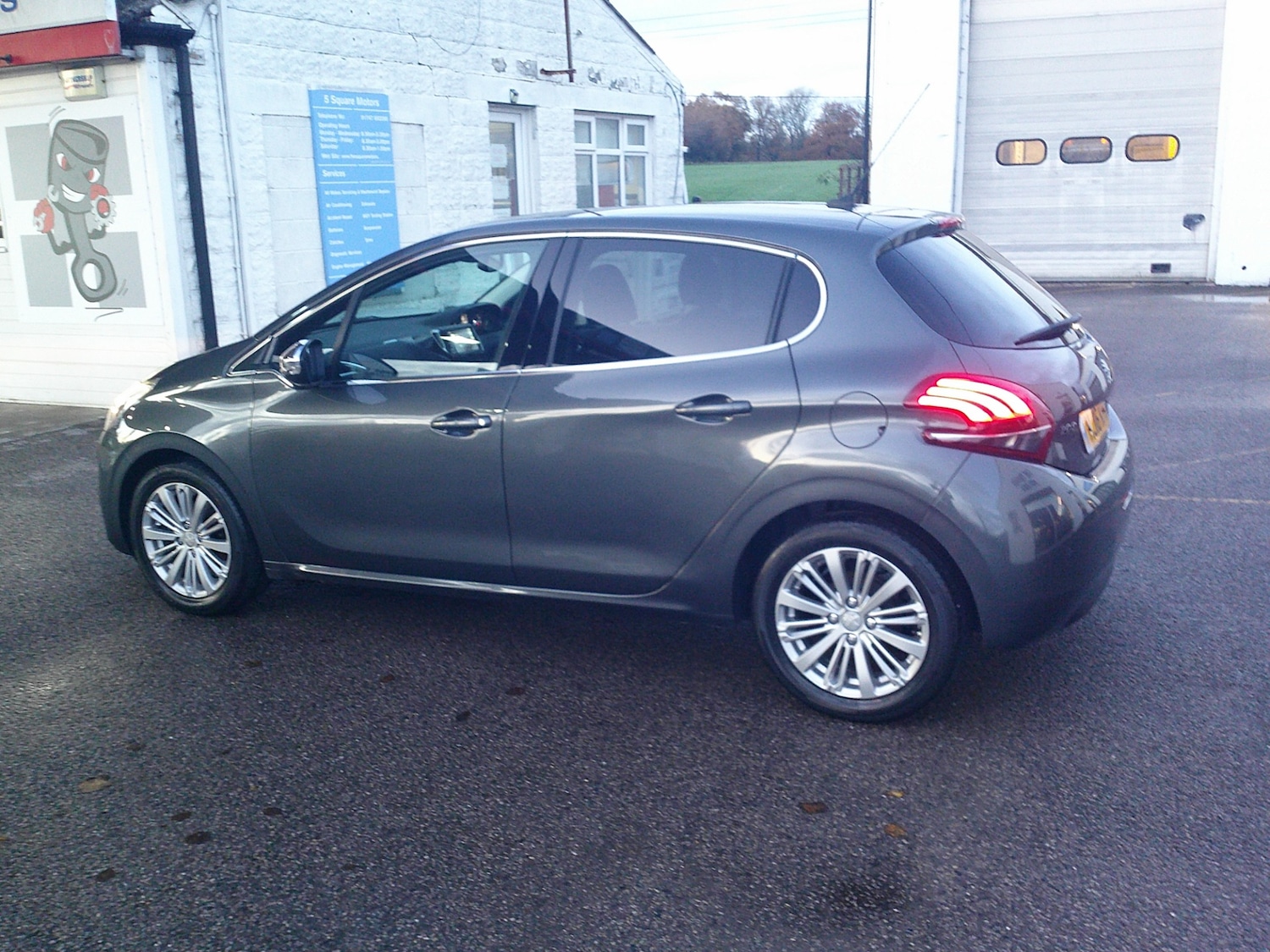 Used Peugeot 208 2016 for sale - 76466141: Photo 27