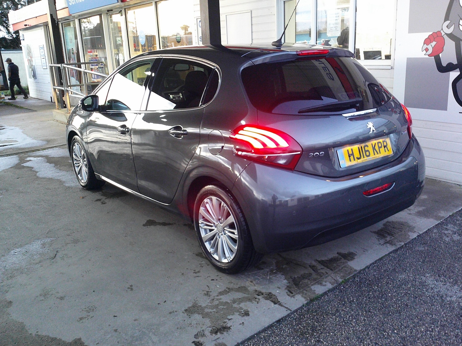 Used Peugeot 208 2016 for sale - 76466141: Photo 4