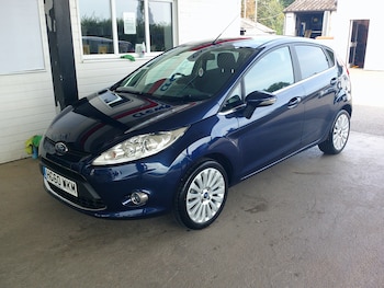 2011 (60) - 1.4 Titanium 5dr