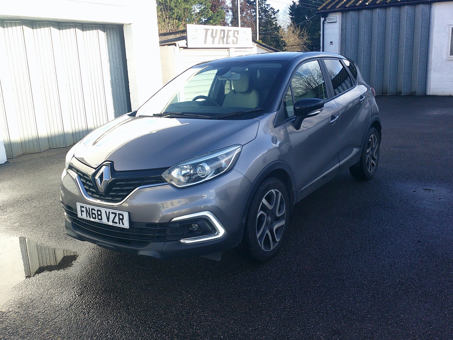 Used Renault Captur 2018 for sale - 76971871: Photo 1