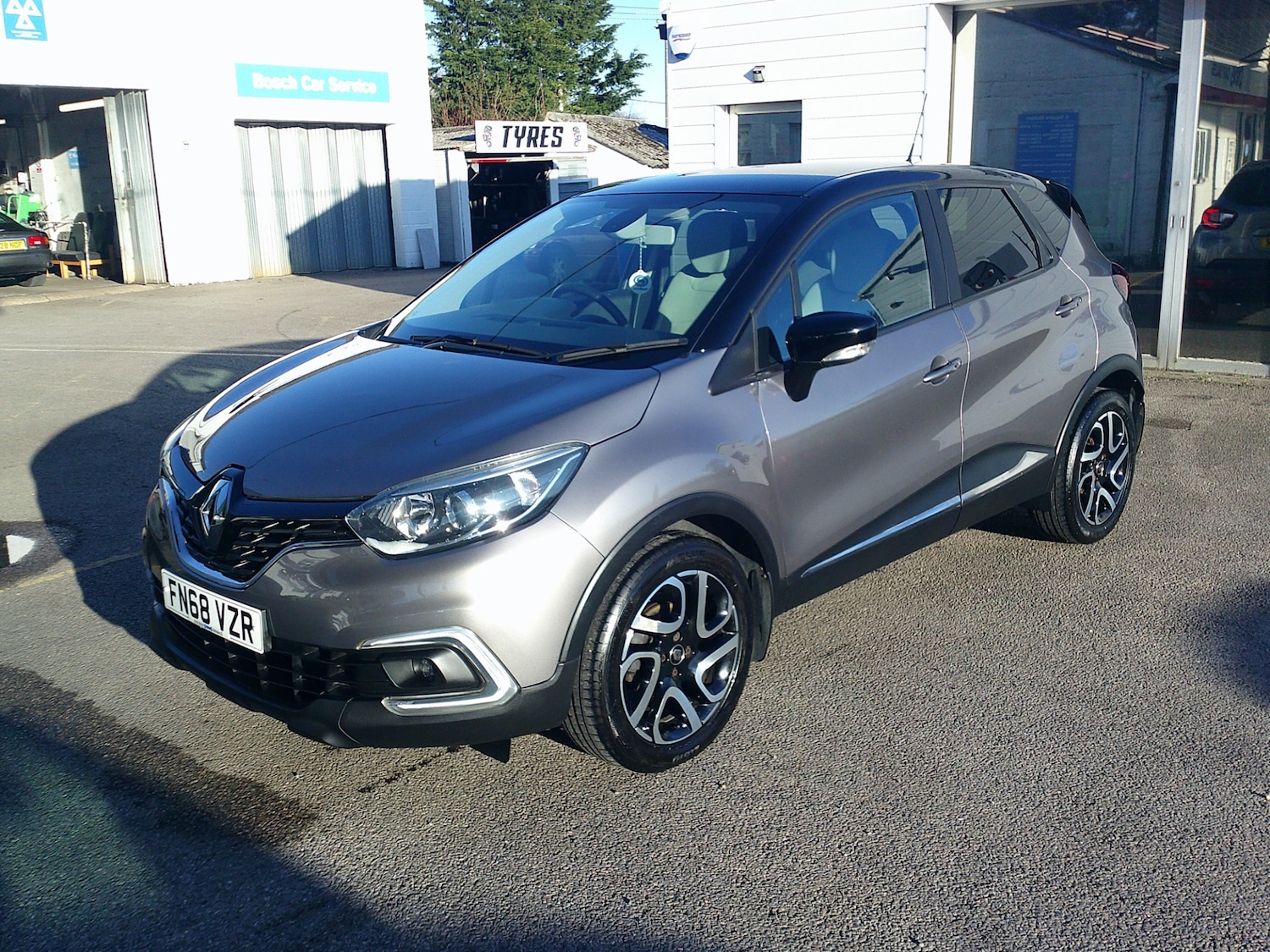 Used Renault Captur 2018 for sale - 78042442: Photo 2