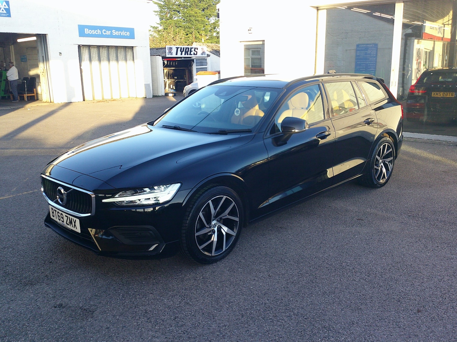 Used Volvo V60 2020 for sale - 76589062: Photo 1