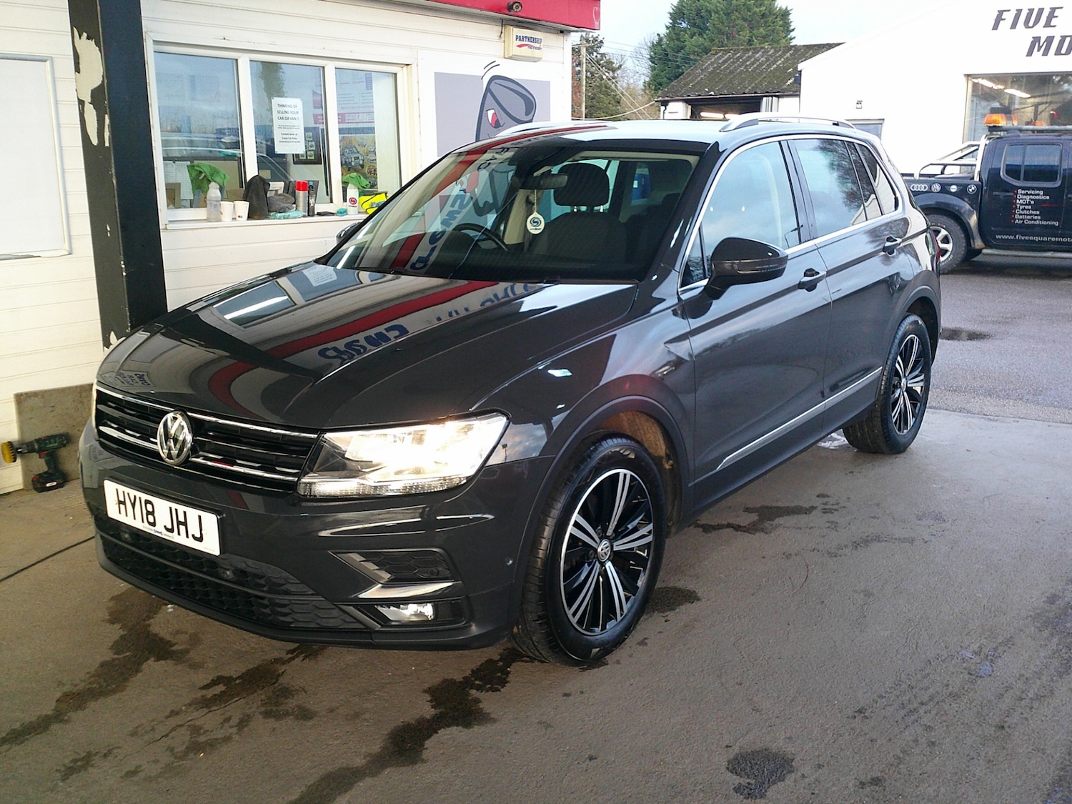Used Volkswagen Tiguan 2018 for sale - 76625410: Photo 32