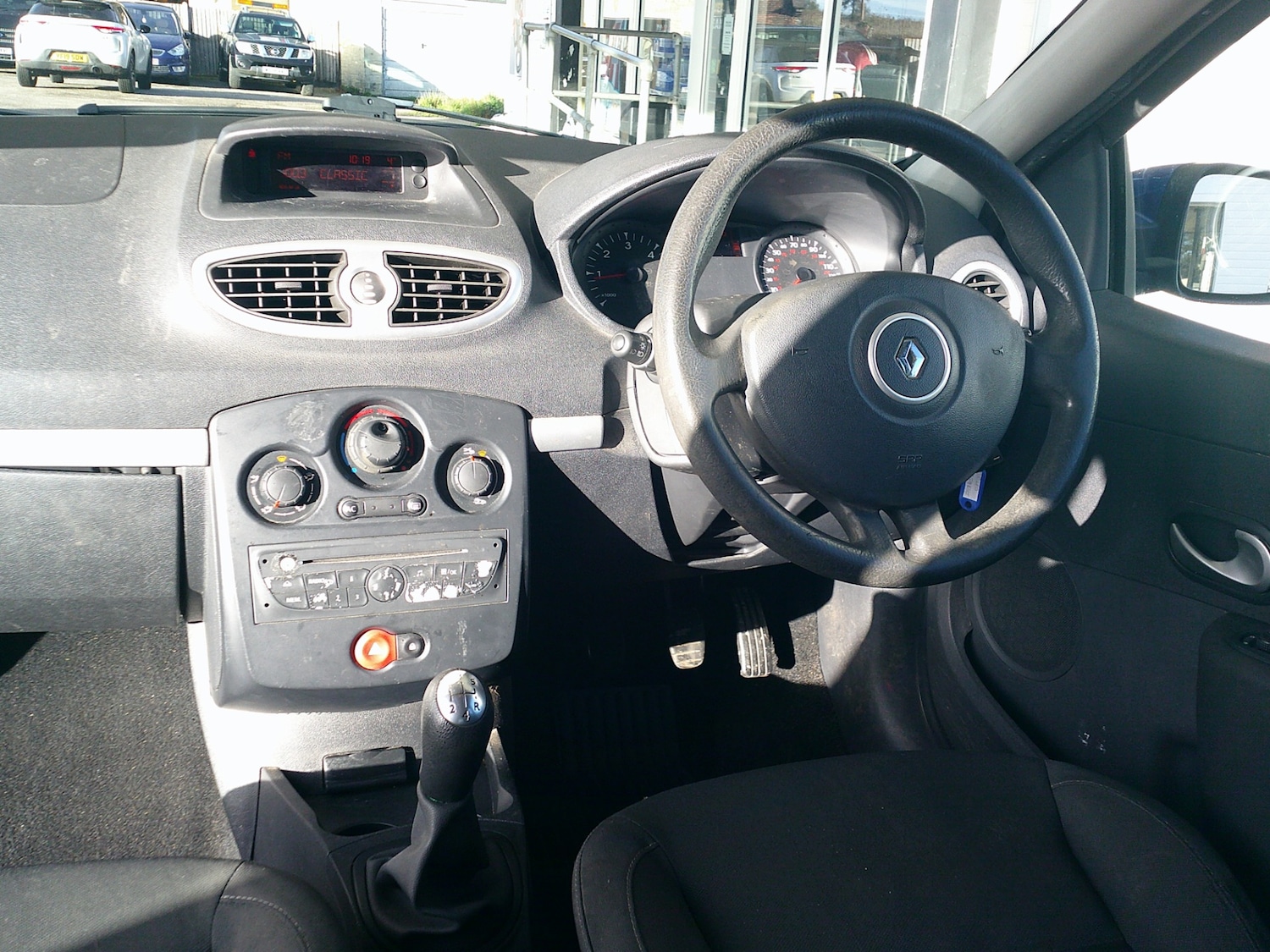 Used Renault Clio 2009 for sale - 76663627: Photo 12