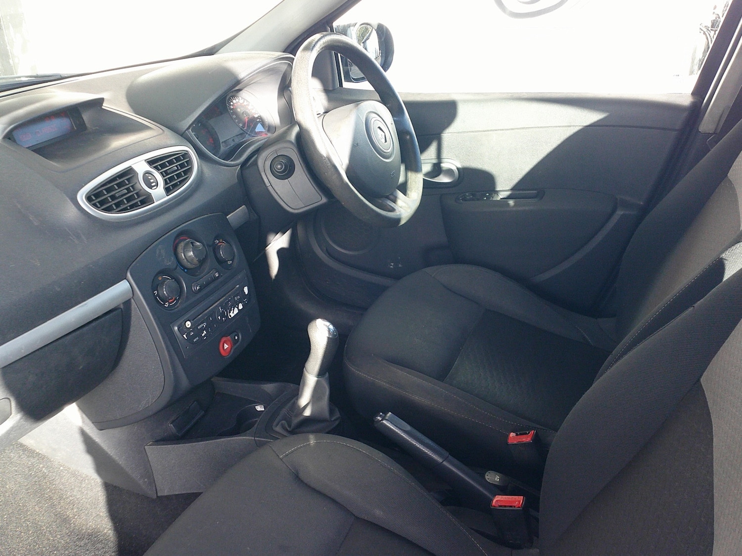 Used Renault Clio 2009 for sale - 76663627: Photo 4