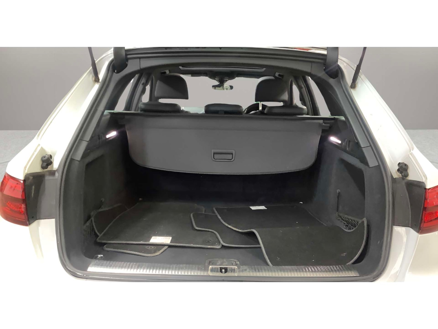 Used Audi A4 2016 for sale - 78021324: Photo 12