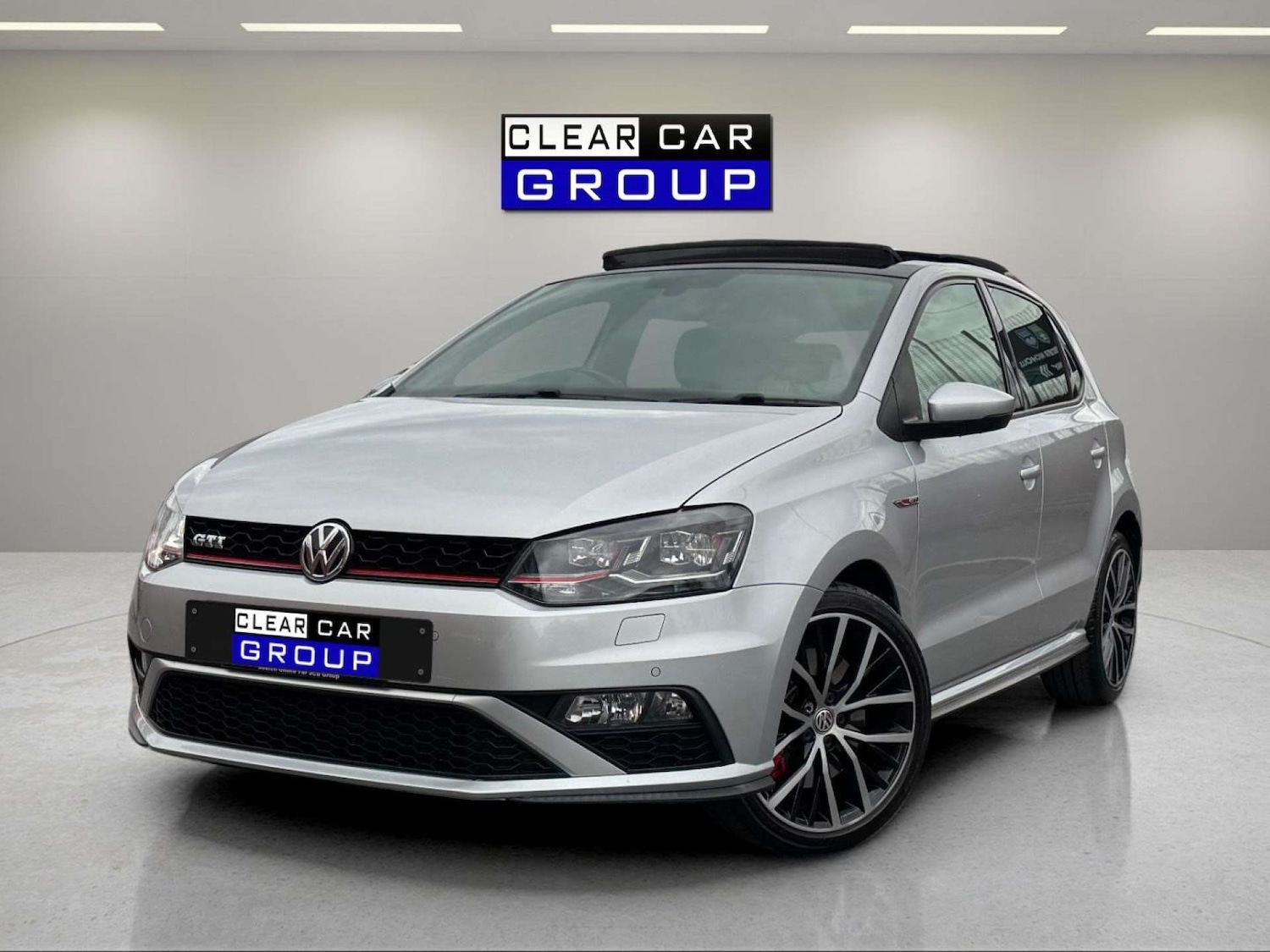Used Volkswagen Polo 2016 for sale - 76107034: Photo 1