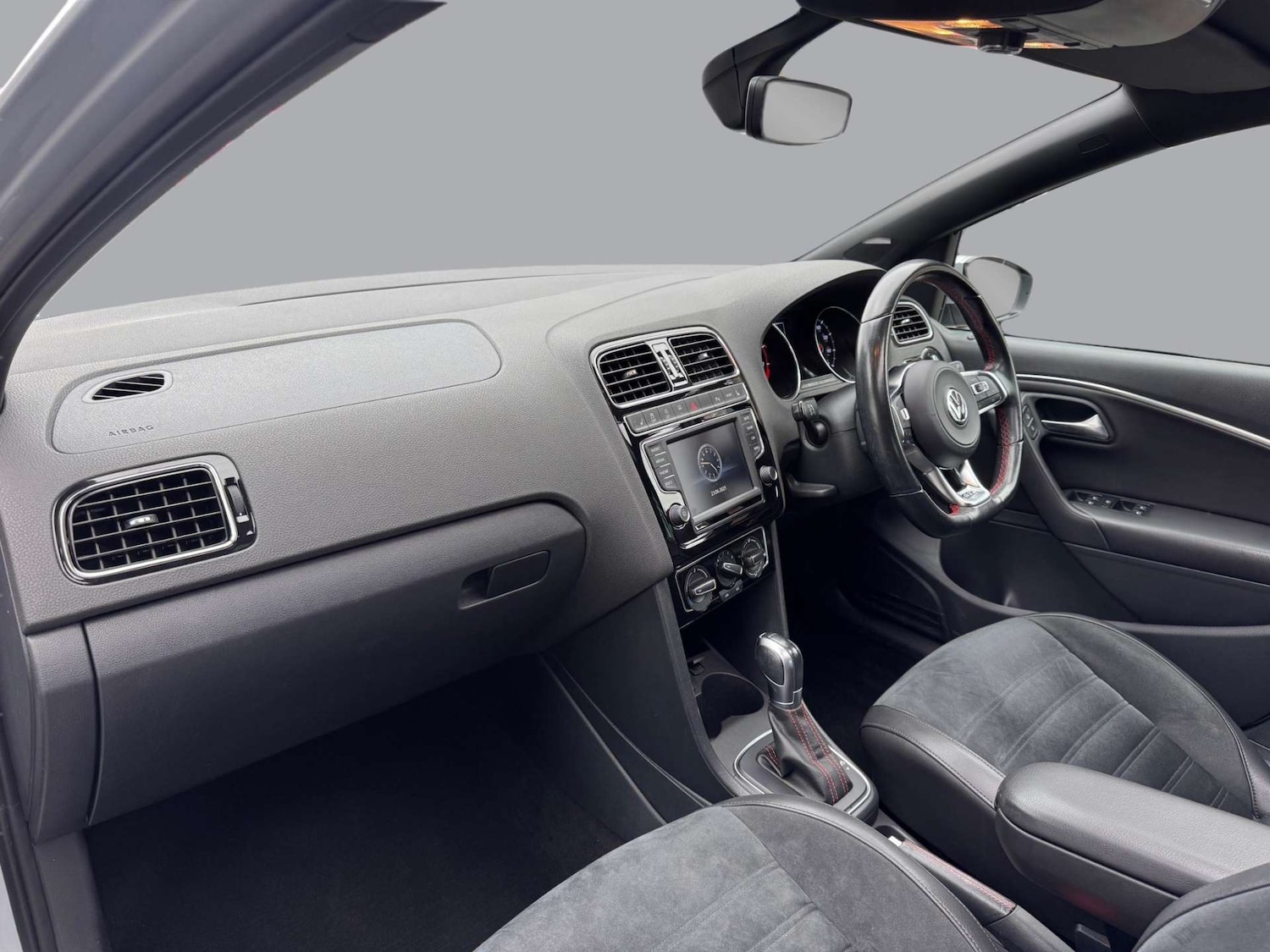 Used Volkswagen Polo 2016 for sale - 76107034: Photo 9