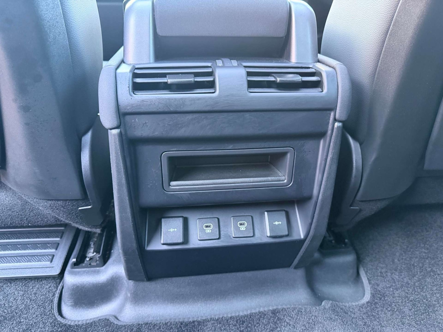 Used Land Rover Defender 2021 for sale - 78064266: Photo 12