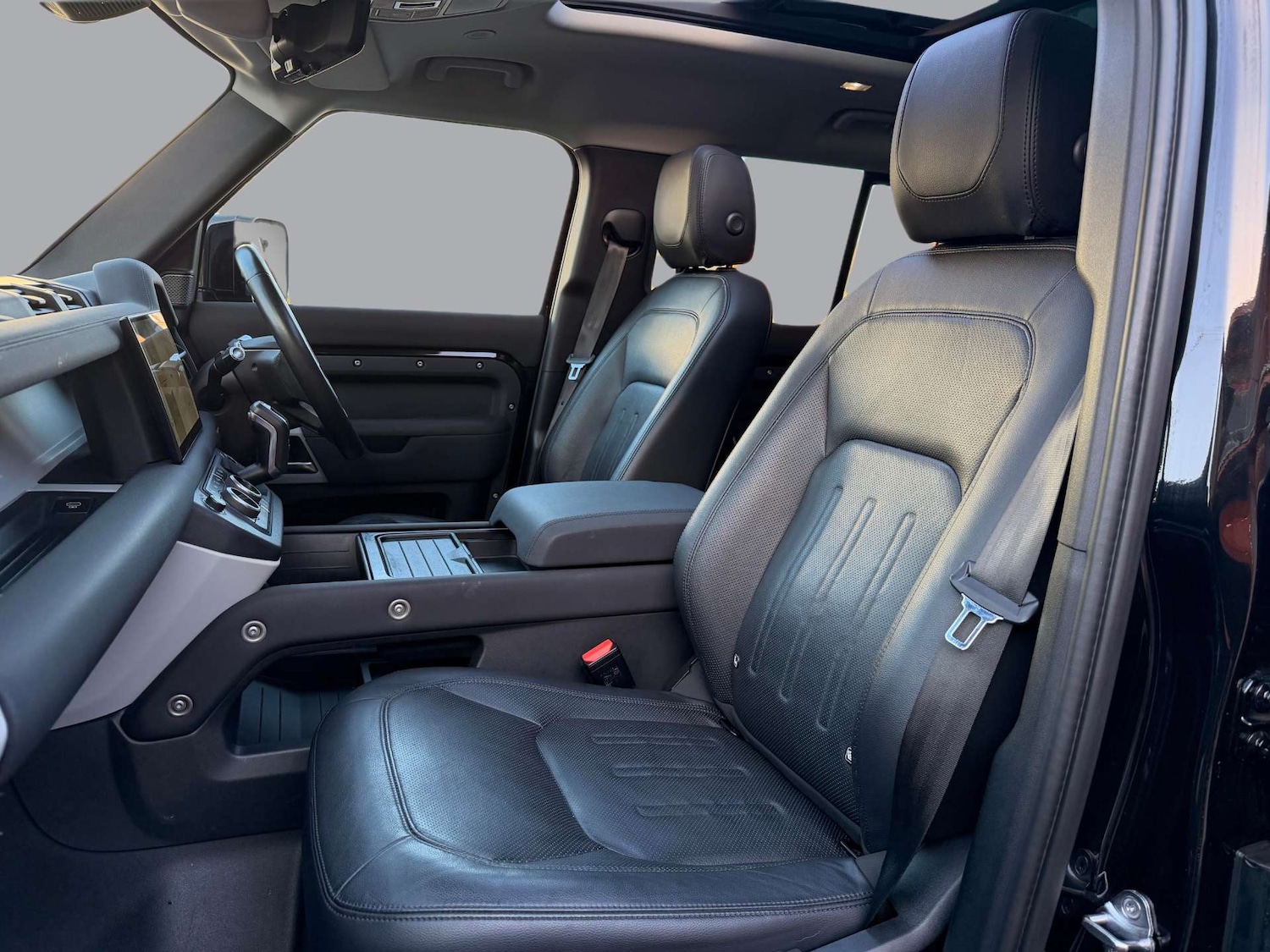 Used Land Rover Defender 2021 for sale - 78064266: Photo 18