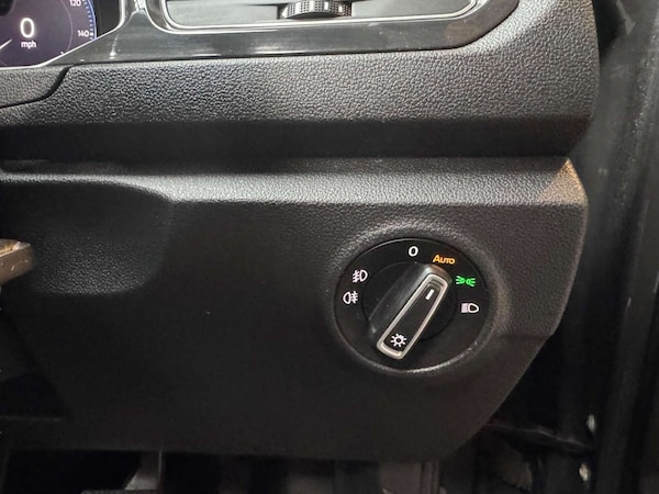 Used Volkswagen T-Roc 2018 for sale - 76107053: Photo 12