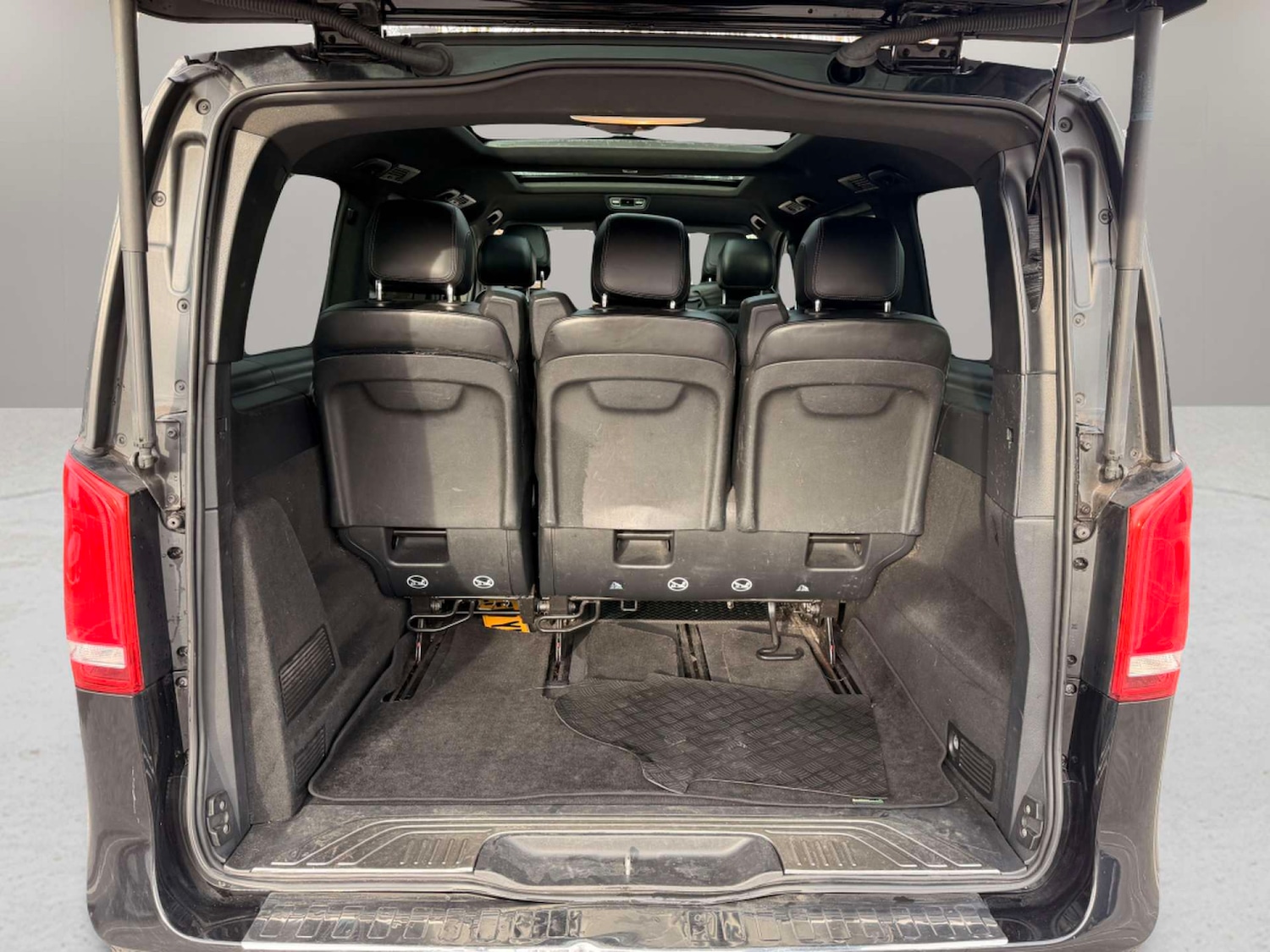 Used Mercedes-Benz V-Class 2017 for sale - 78064265: Photo 10