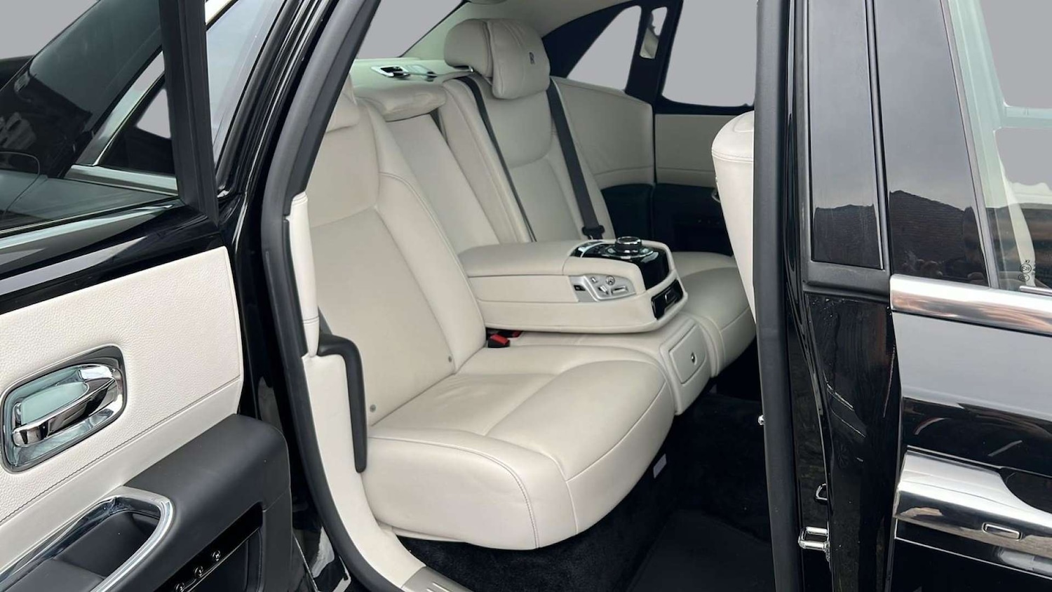 Used Rolls-Royce Ghost 2016 for sale - 76107046: Photo 16