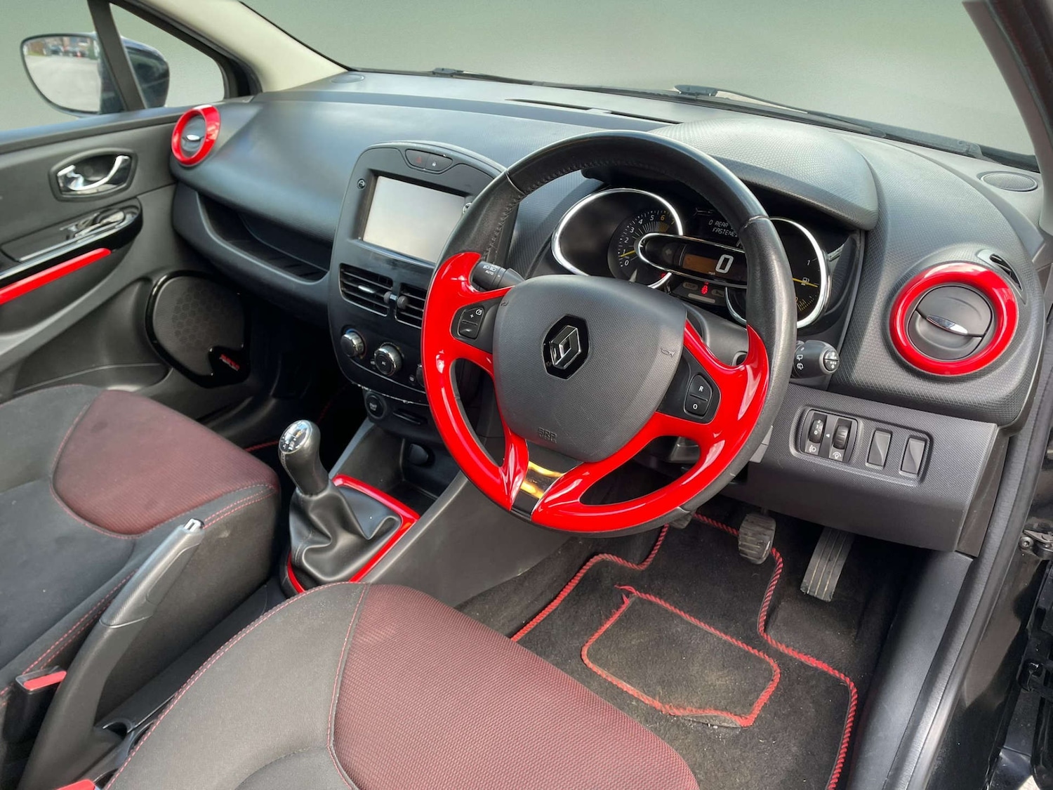 Used Renault Clio 2015 for sale - 78021327: Photo 6