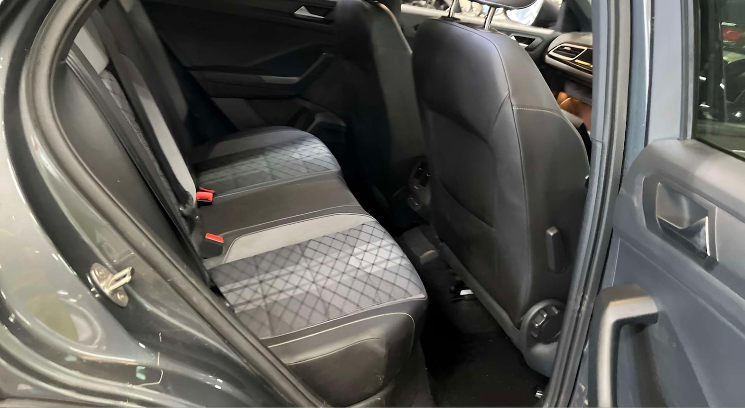 Used Volkswagen T-Roc 2023 for sale - 78128731: Photo 5