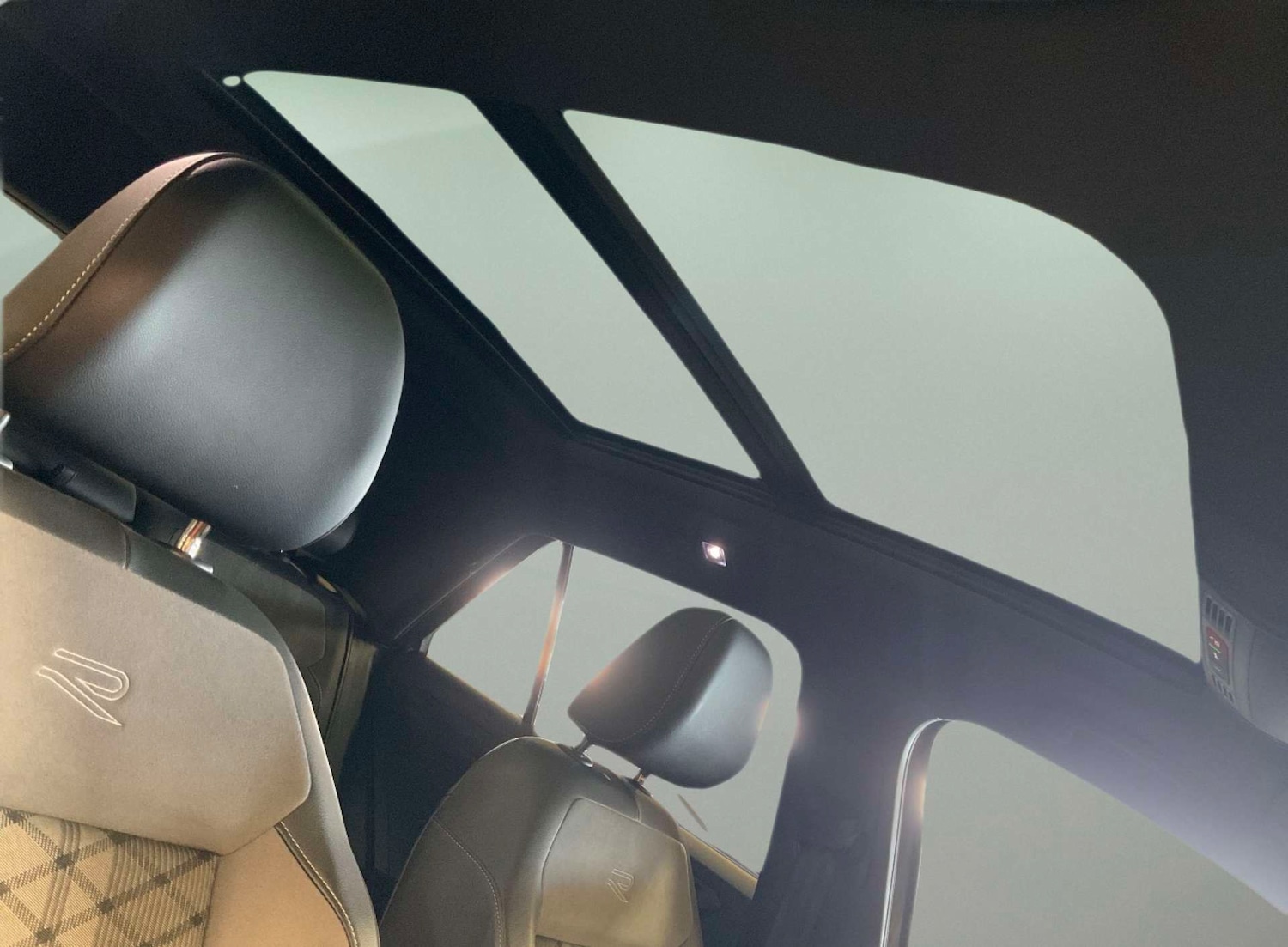 Used Volkswagen T-Roc 2023 for sale - 78128731: Photo 7