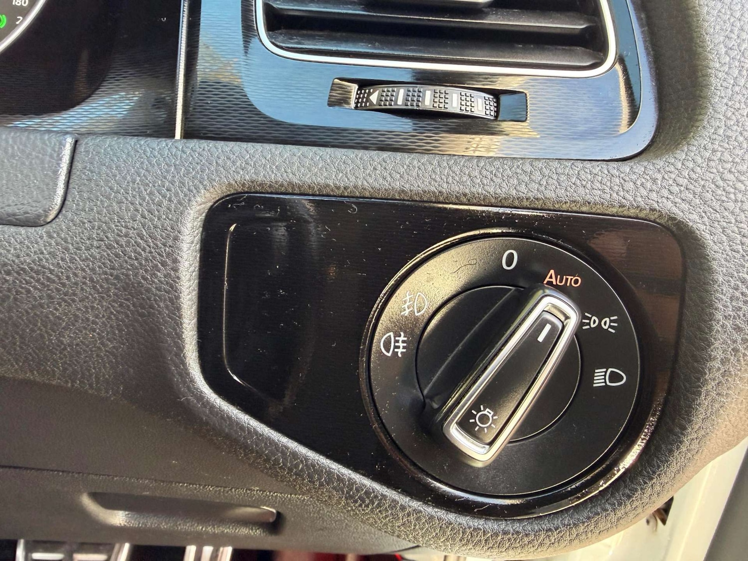 Used Volkswagen Golf 2015 for sale - 76453690: Photo 19