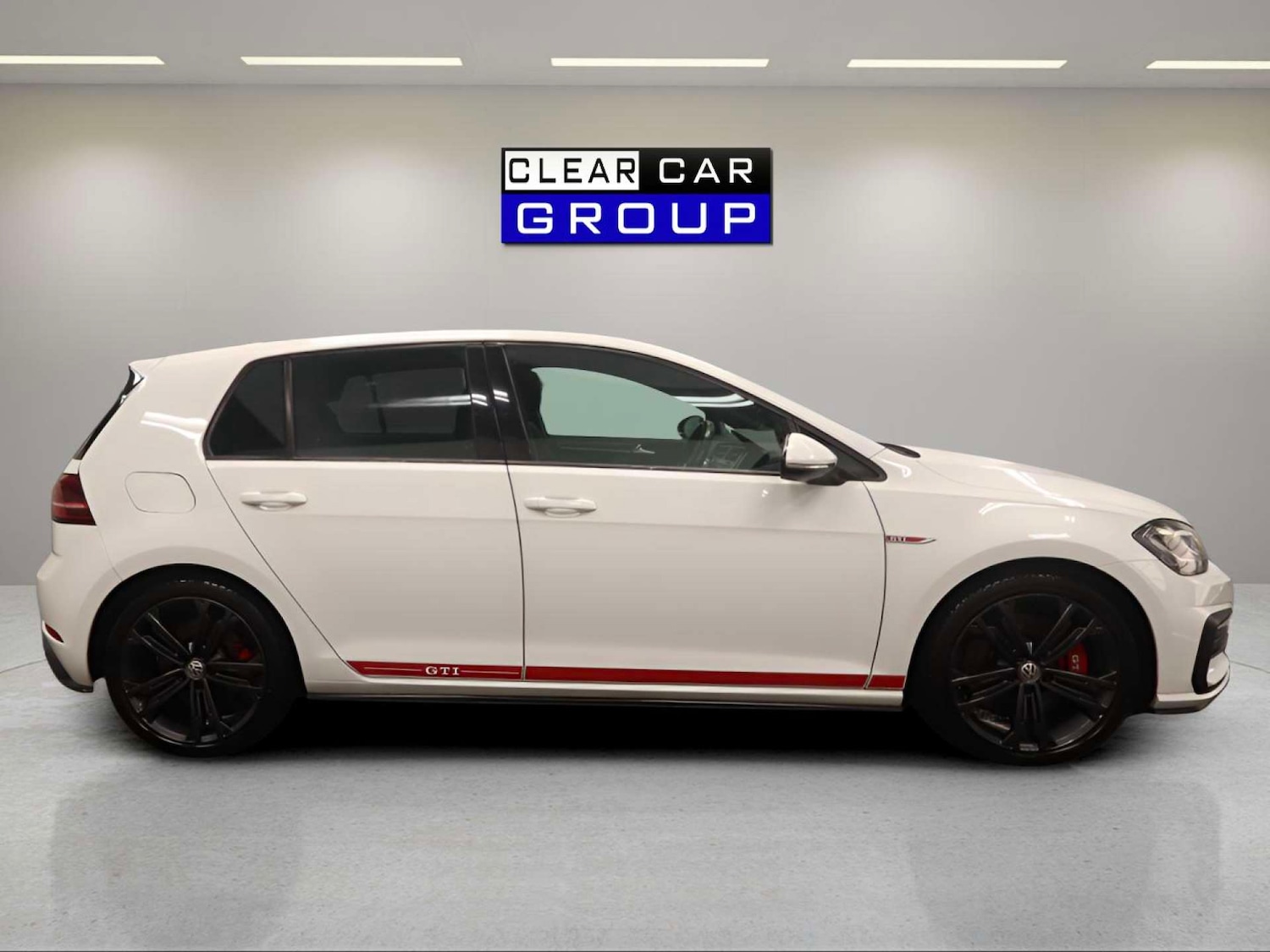 Used Volkswagen Golf 2019 for sale - 77226176: Photo 2