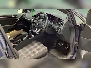 Used Volkswagen Golf 2017 for sale - 78313409: Photo