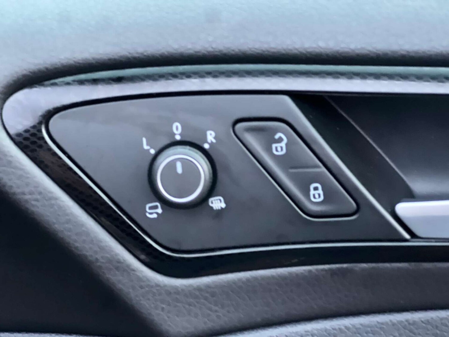 Used Volkswagen Golf 2017 for sale - 76416500: Photo 10