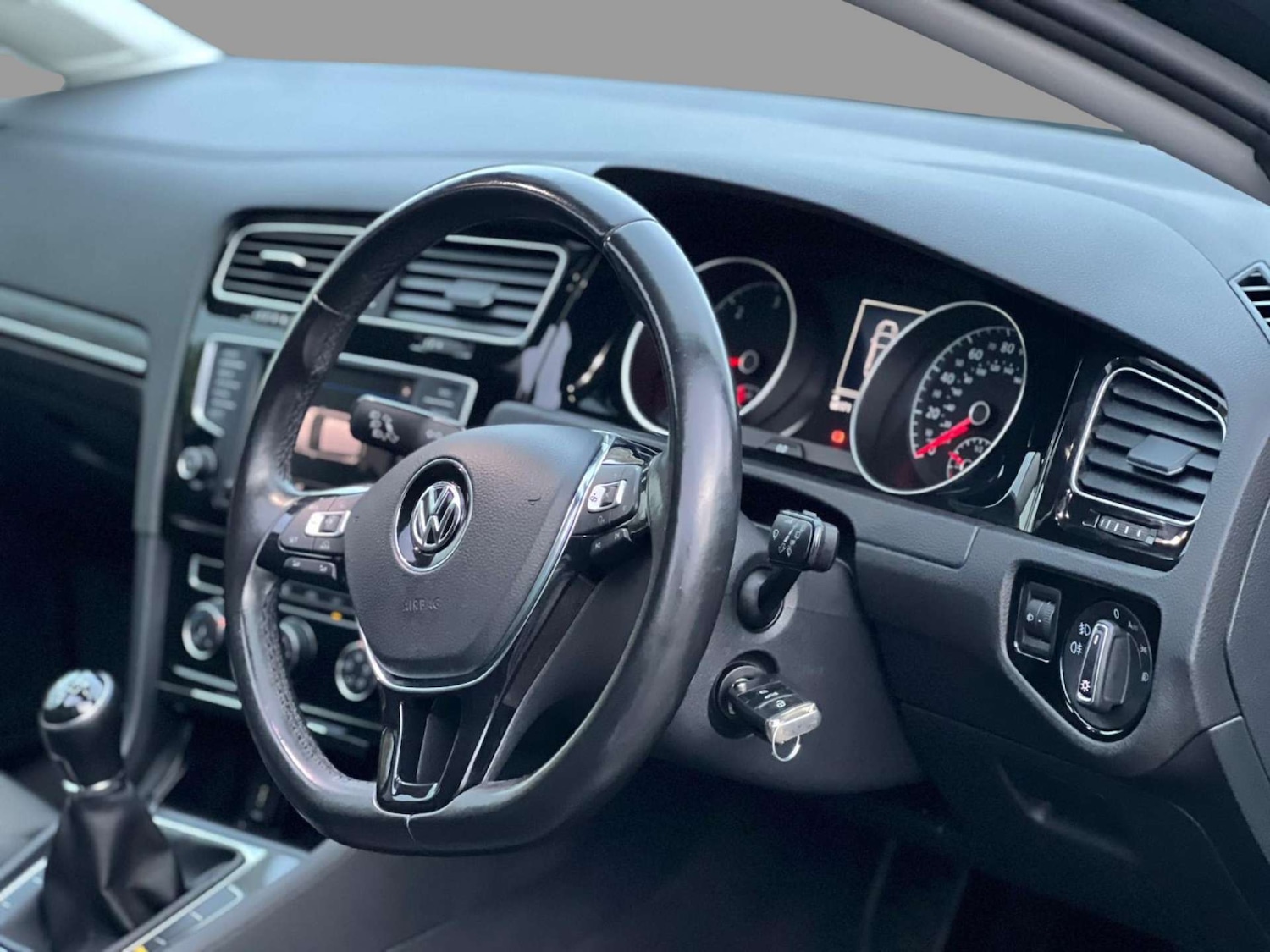 Used Volkswagen Golf 2017 for sale - 76416500: Photo 13