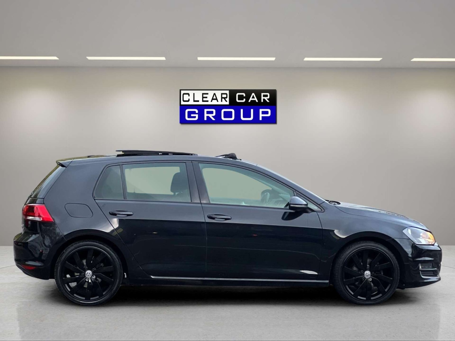 Used Volkswagen Golf 2017 for sale - 76416500: Photo 4