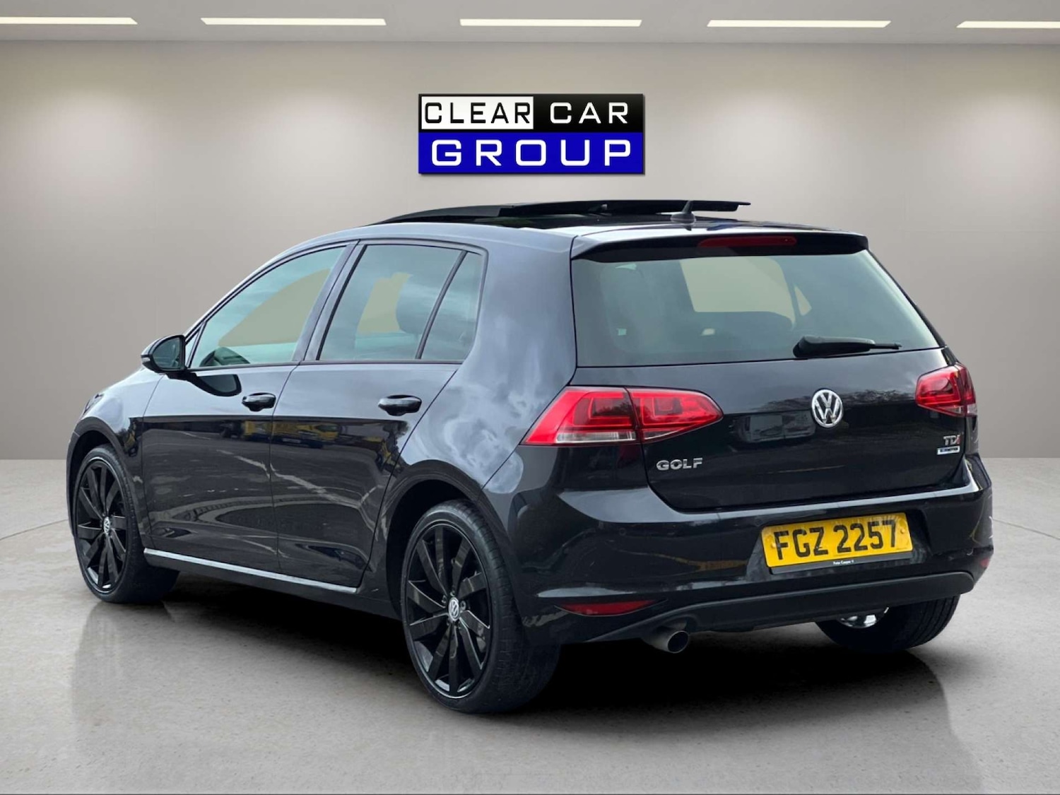 Used Volkswagen Golf 2017 for sale - 76416500: Photo 5