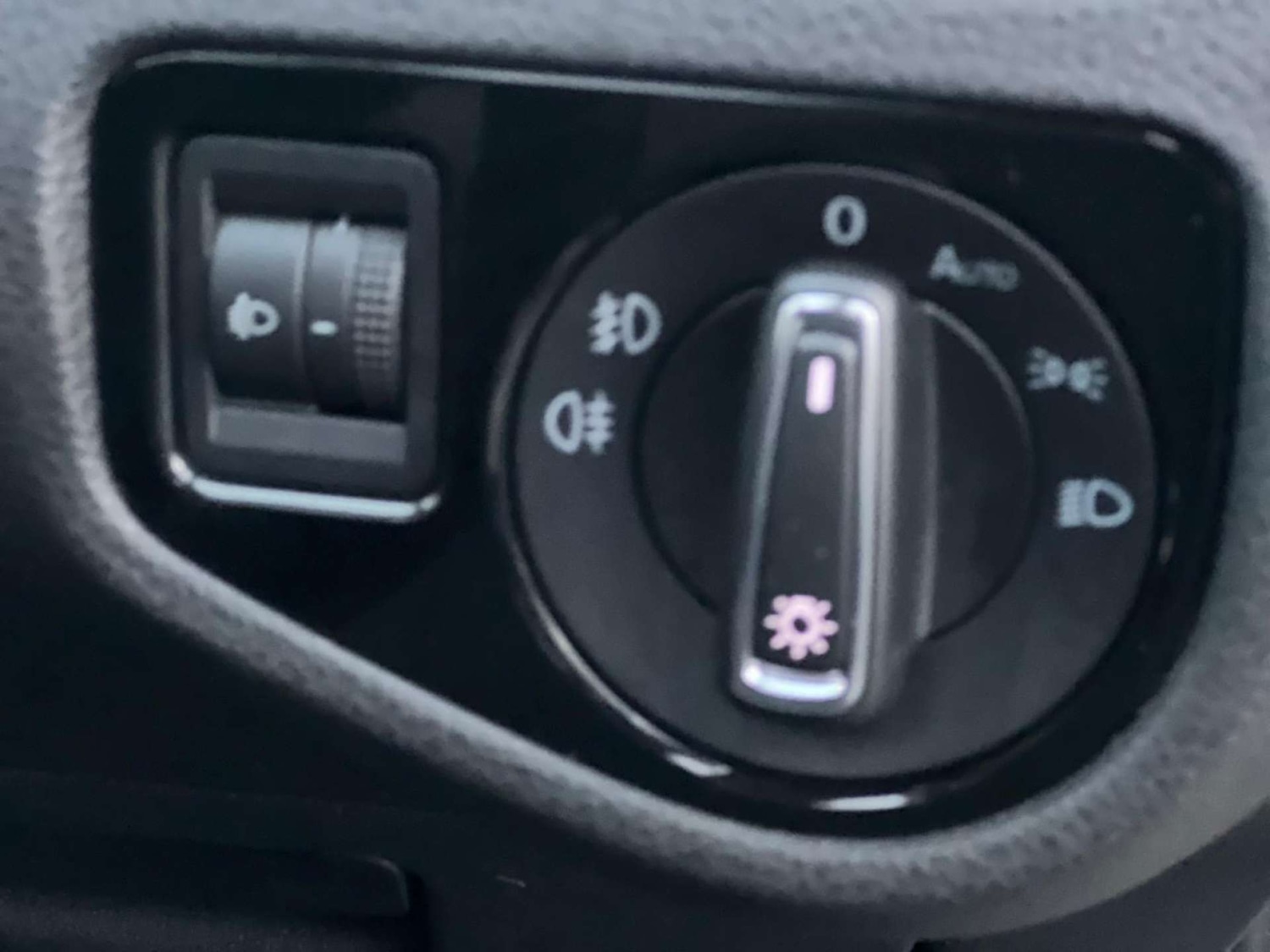 Used Volkswagen Golf 2017 for sale - 76416500: Photo 8