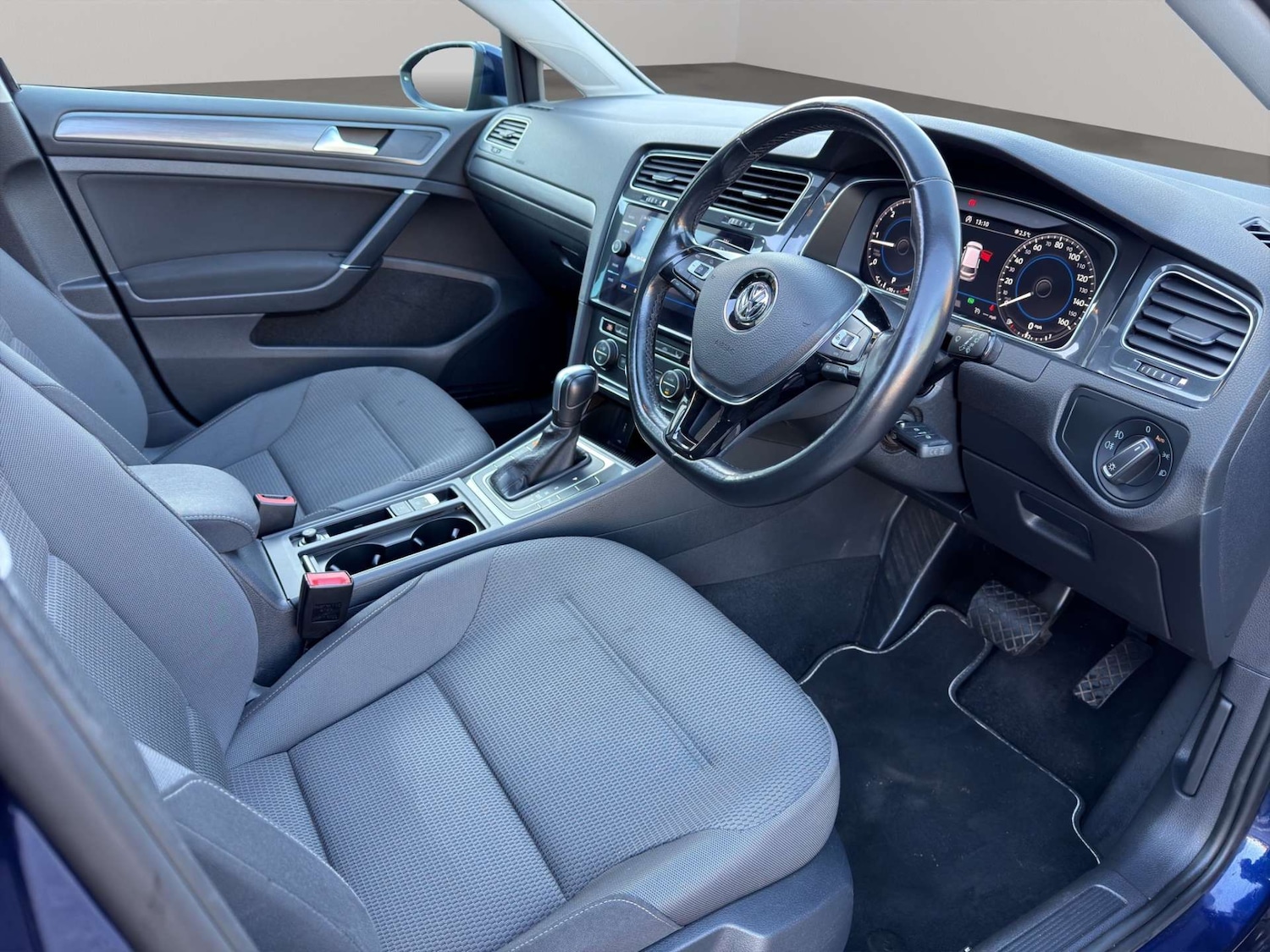 Used Volkswagen Golf 2019 for sale - 76557799: Photo 10