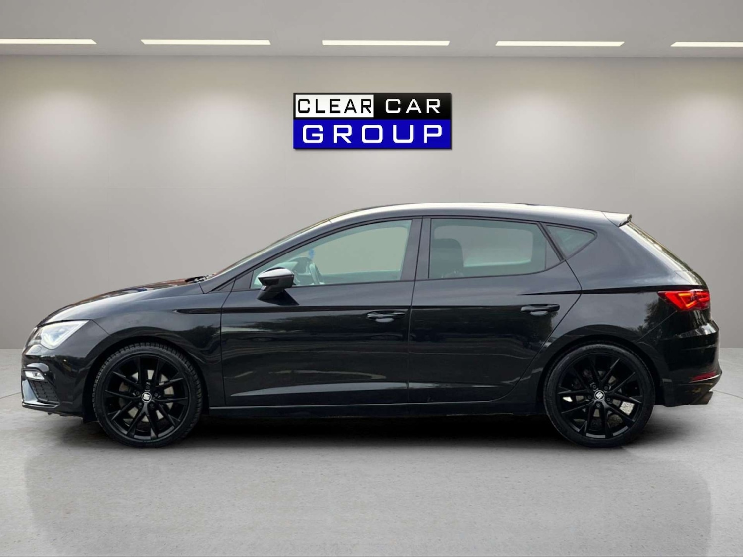 Used SEAT Leon 2019 for sale - 76369007: Photo 2