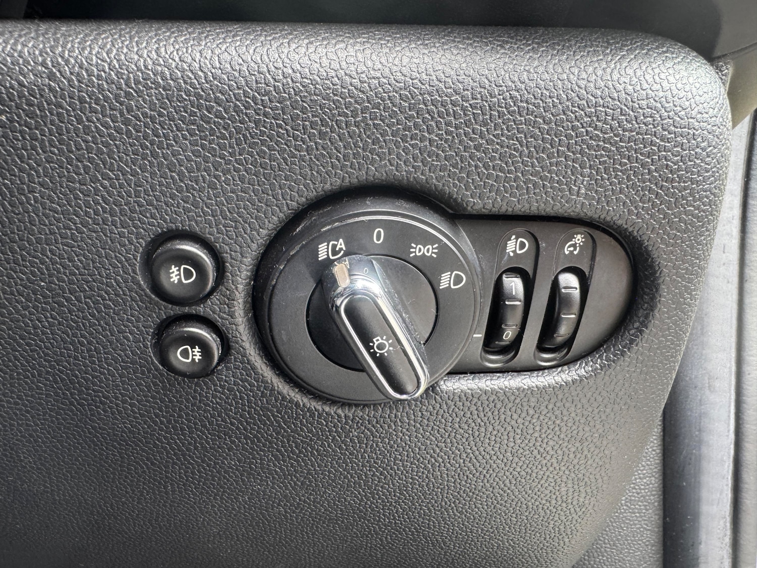 Used MINI Hatch 2015 for sale - 76352969: Photo 23