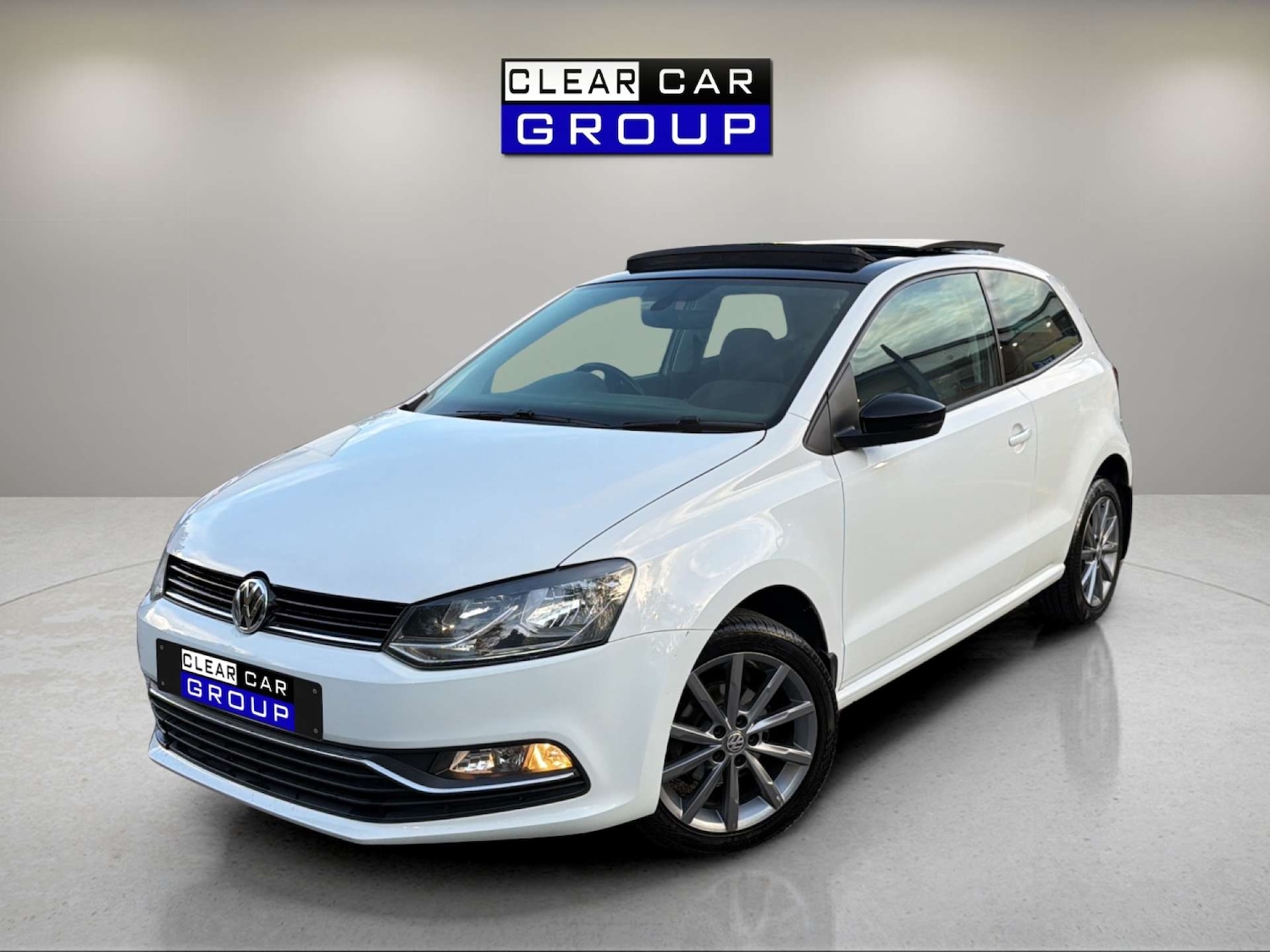 Used Volkswagen Polo 2014 for sale - 76357821: Photo 2